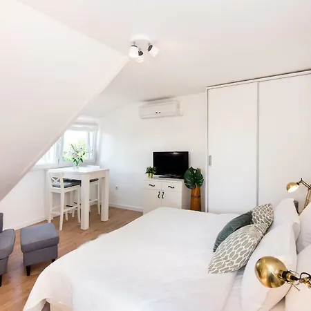 شقة Apartments Jardin Old Town