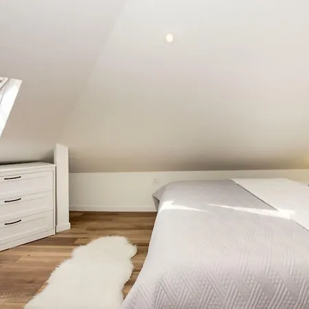 Apartments Jardin Old Town شقة *