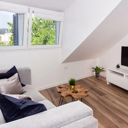 Apartments Jardin Old Town شقة سبليت